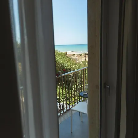 B&B A Due Passi Dal Mare-2